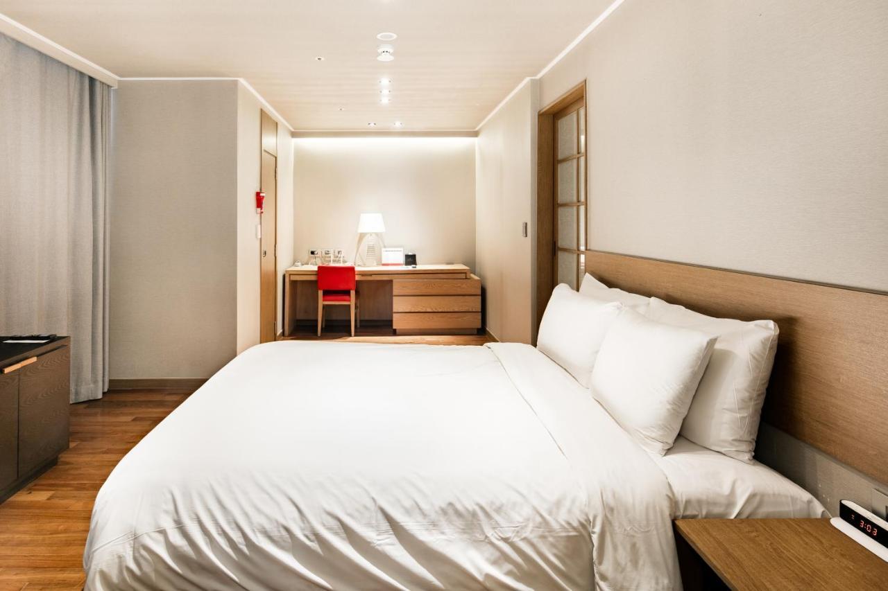 Ramada Hotel&Suites Seoul Namdaemun Seul Exterior foto