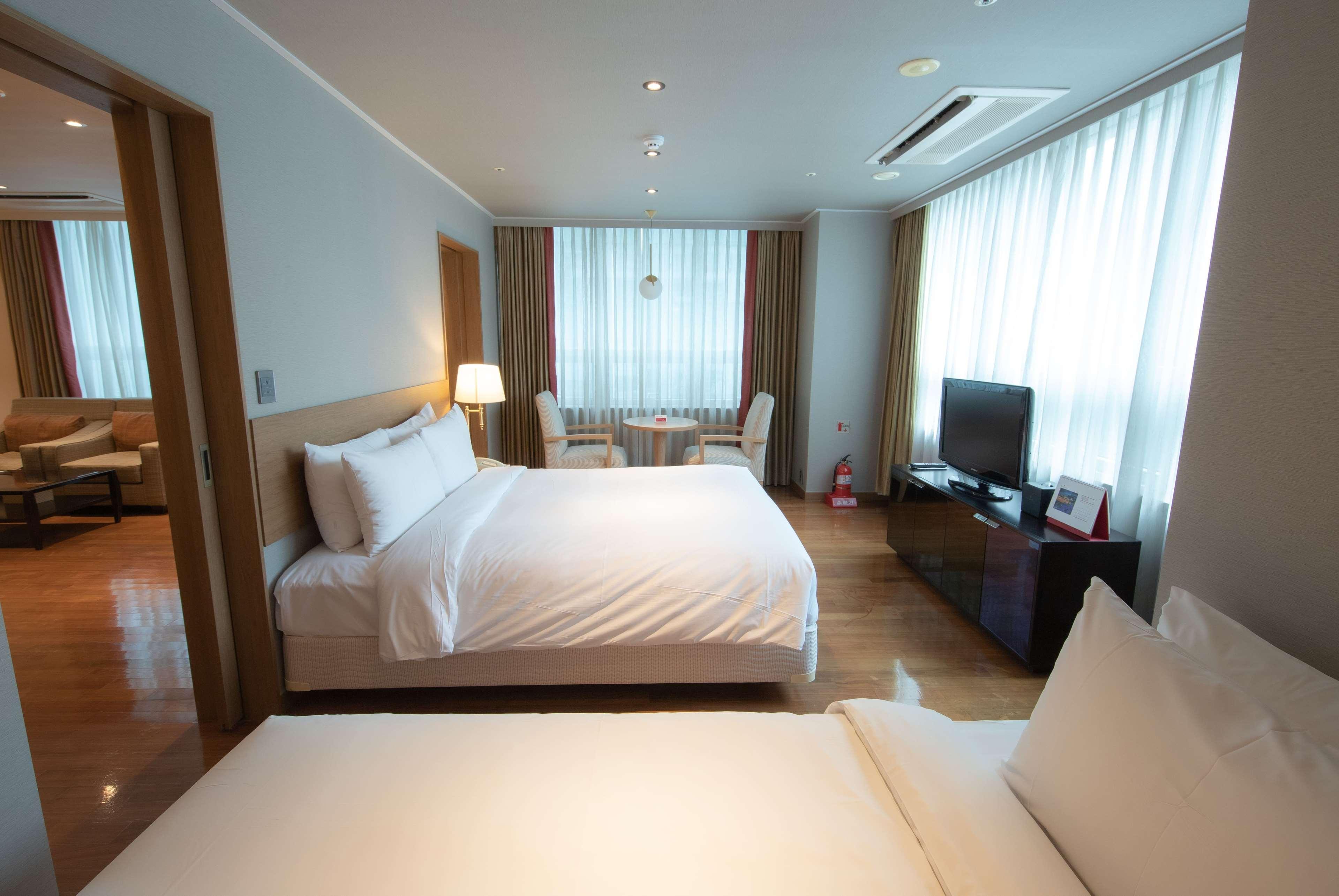 Ramada Hotel&Suites Seoul Namdaemun Seul Exterior foto