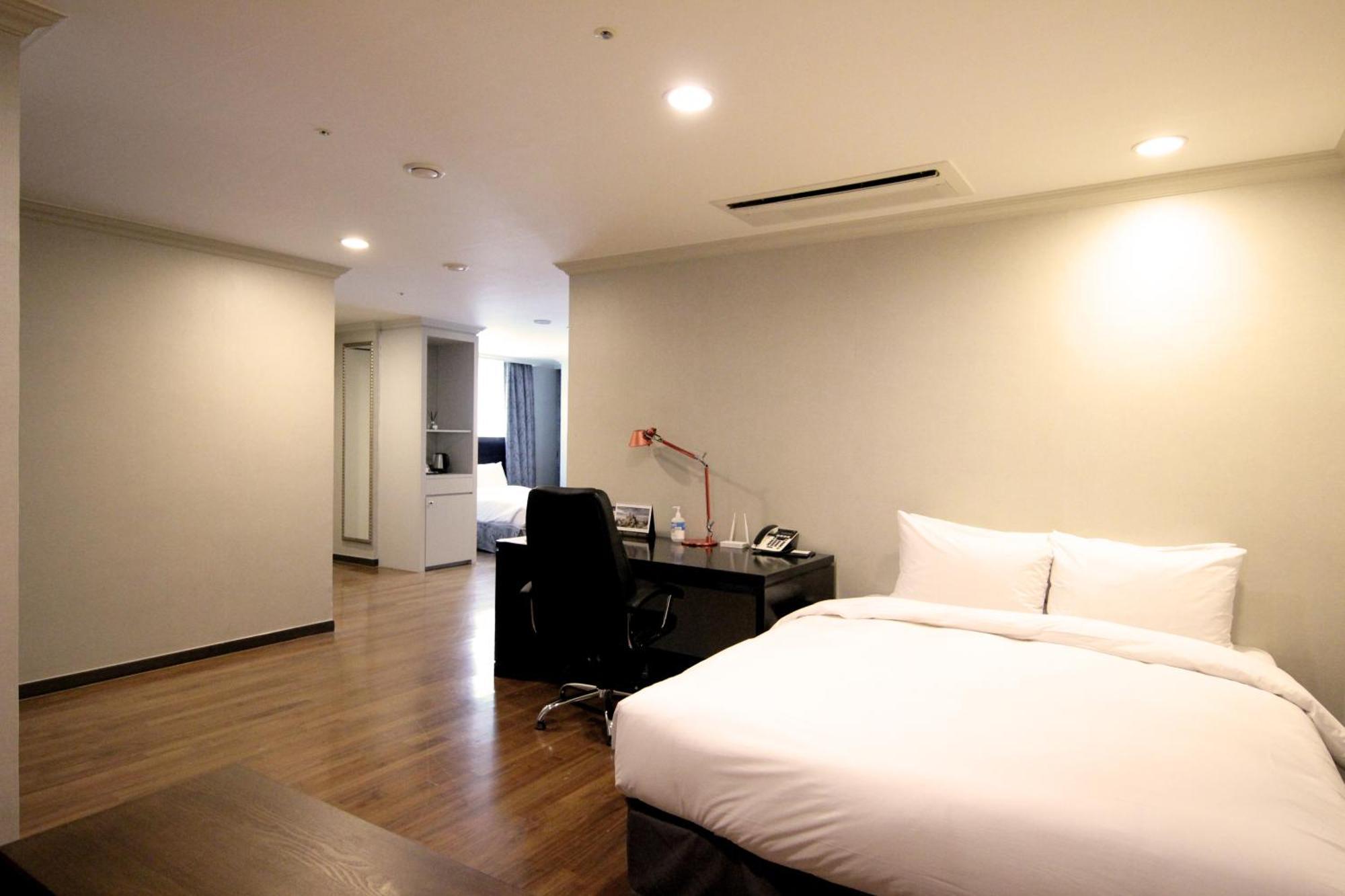 Ramada Hotel&Suites Seoul Namdaemun Seul Exterior foto