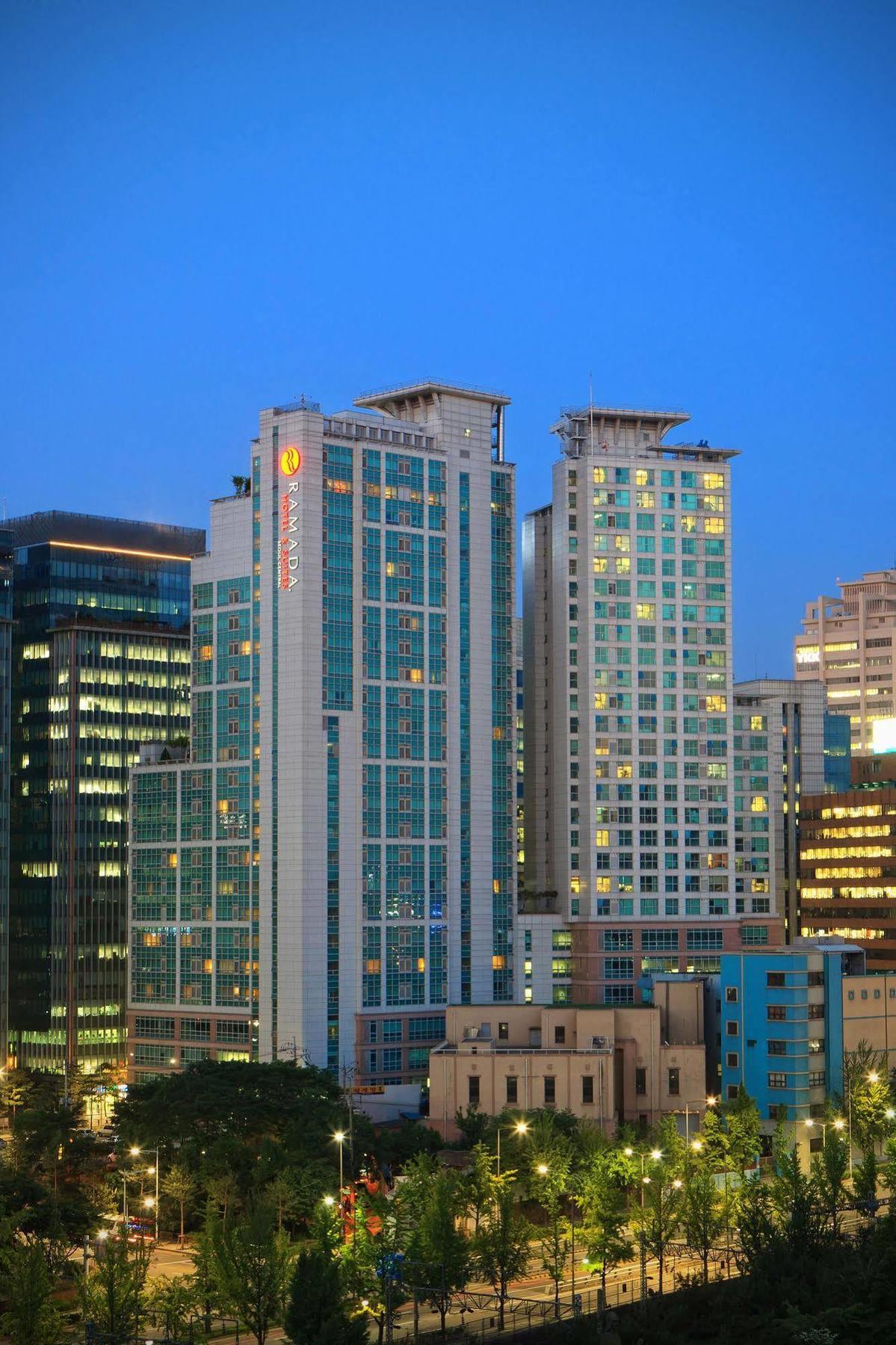 Ramada Hotel&Suites Seoul Namdaemun Seul Exterior foto